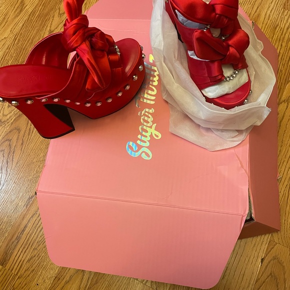 Lover strike a pose bow mule heels(SugarThrillz) - Picture 2 of 5